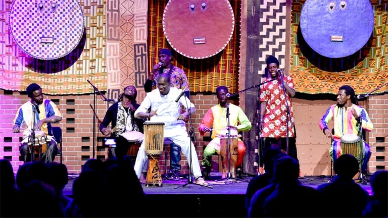 Wagane Ndiaye Rose & Sophie ker Gi 紹介写真-001