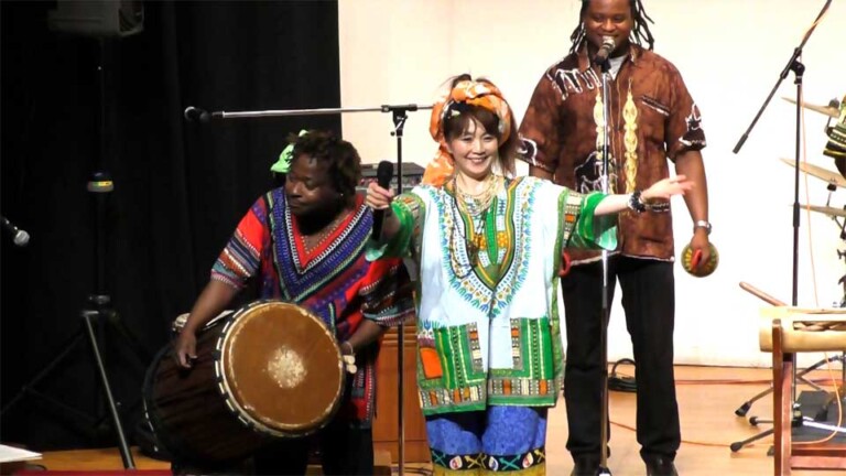 Mari TAMTAM MC写真-001